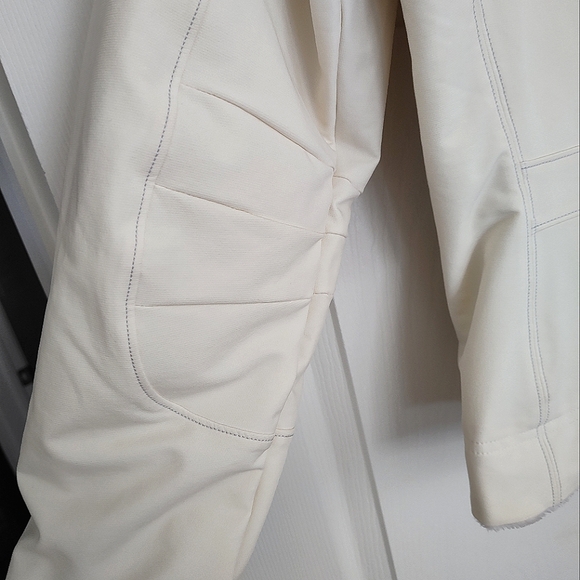 ~~MT🤍HARDWEAR Bomber Jacket~~ - Picture 4 of 15